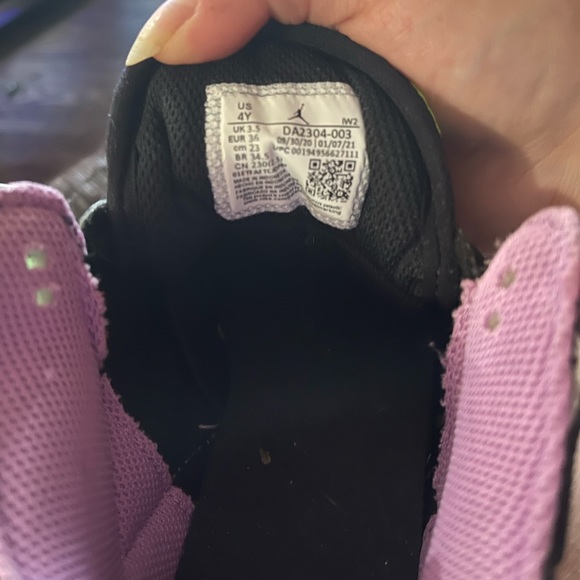 Girls Air Jordan’s size 4y - Picture 1 of 3